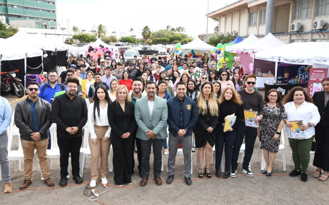 Alumnos de la FACISO participan en Expo de Negocios